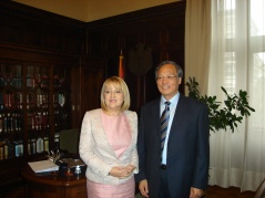 National Assembly Speaker Prof. Dr Slavica Djukic Dejanovic with the newly-appointed Chinese Ambassador